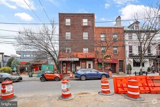 Building Photo - 905 N 2nd St