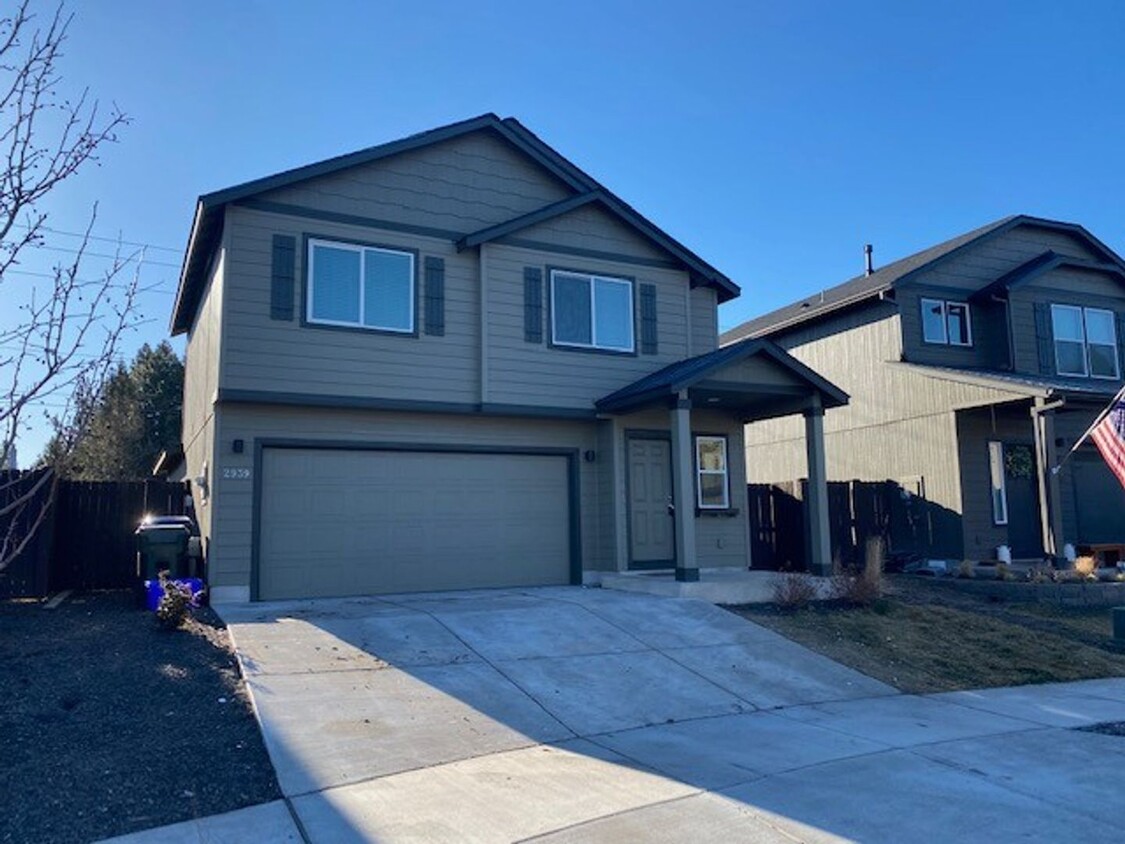 Primary Photo - MOVE IN SPECIAL $1000 off first month rent...