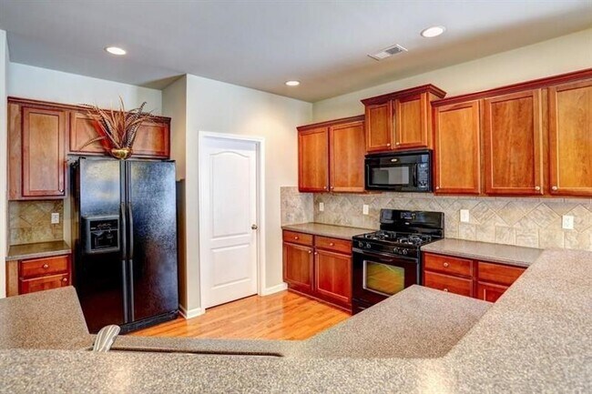 Building Photo - 3105 Deercrest Ct