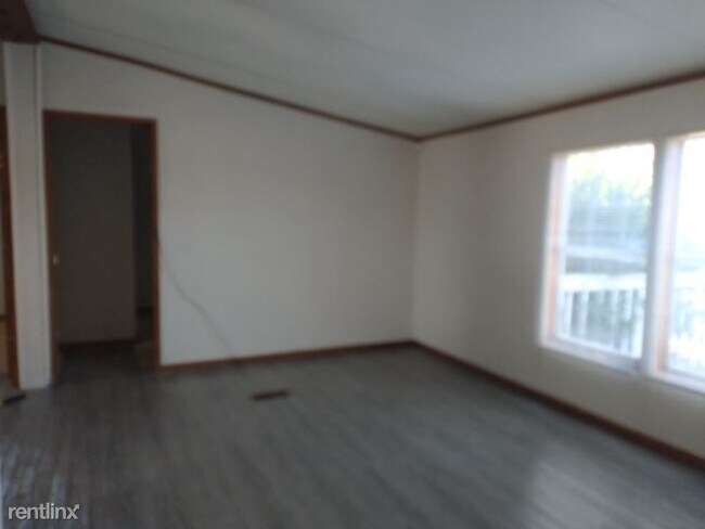 Building Photo - 3 br, 2 bath Mobile Home - 102 Folds Rd.