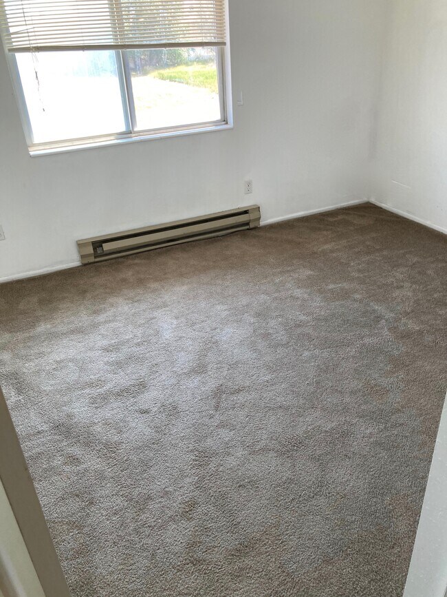 Building Photo - 482 E 500 S