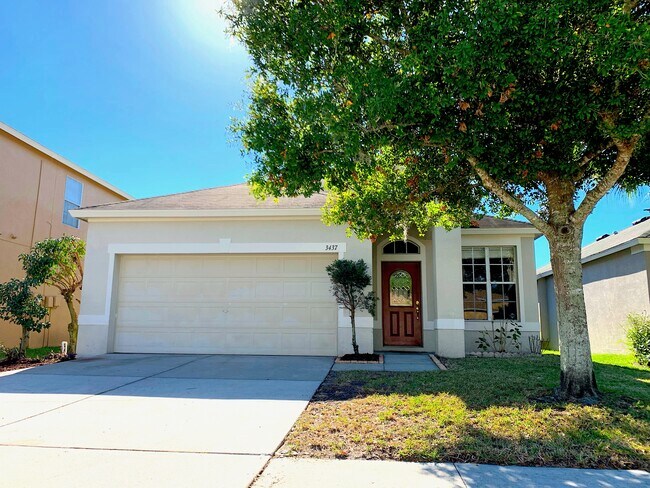 Exterior frontal - 3437 Heron Island Dr