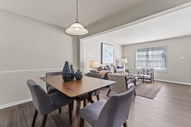 Dining area - Foxchase Brandywine