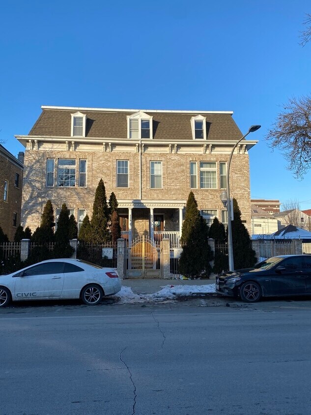 Primary Photo - 2320 S Central Park Ave