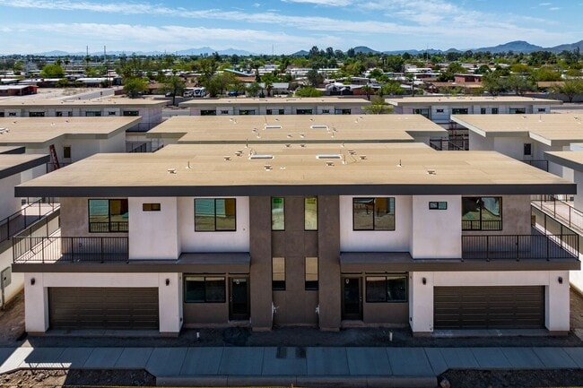 Interior Photo - La Vida at 1100 River