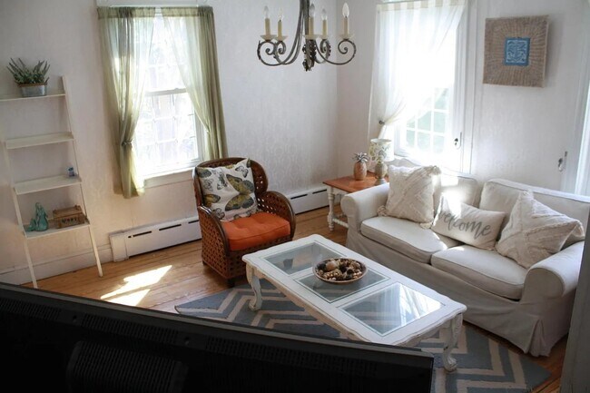 Foto del edificio - 68 W Narragansett Ave