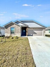Building Photo - 866 Freedom Cir