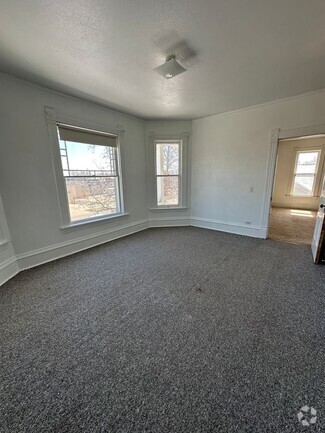 Building Photo - 1105 McLean Ave