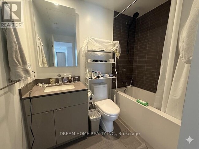 Building Photo - 7 Grenville St