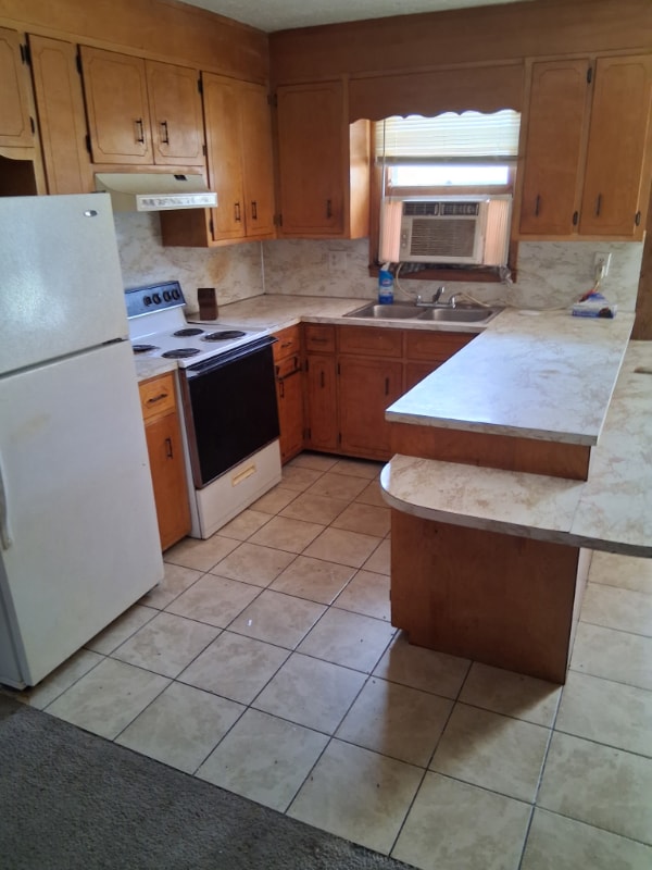 Foto del edificio - 3362-3362 Normandy Park Rd