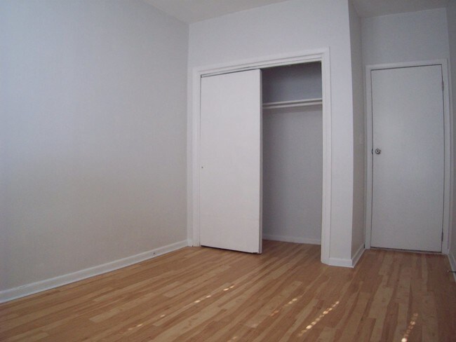Building Photo - 42 Bowers St