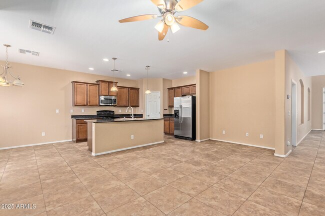 Building Photo - 3430 E Mesquite St