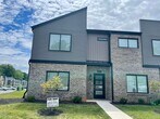 Foto principal - Luxury End Unit Townhouse in Campbell County