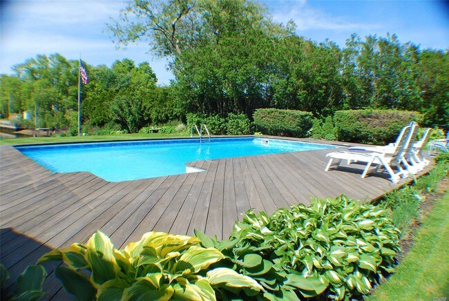 Foto del edificio - 645 Bay Home Rd