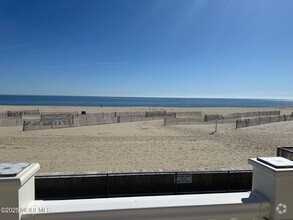 Building Photo - 247 Boardwalk