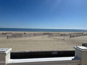 Building Photo - 247 Boardwalk