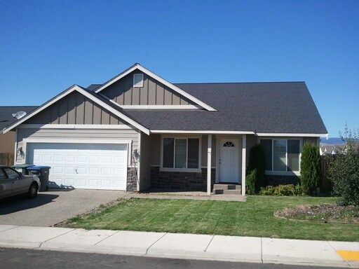 Primary Photo - 4 Bed 2 Bath Home with Garage and Yard