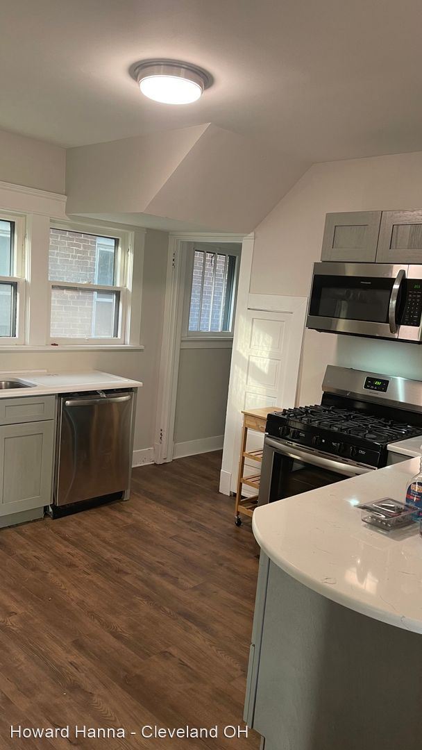 Building Photo - 5 br, 2 bath House - 1447 Elbur Ave.