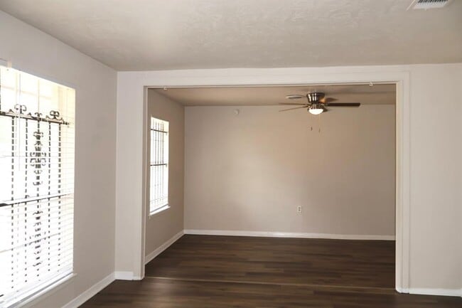 Building Photo - 7731 Melanie St