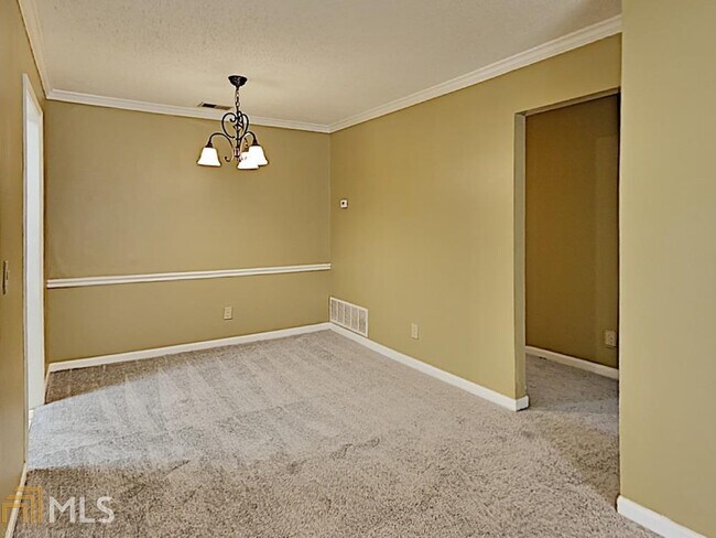 Building Photo - 102 Barrington Hills Dr
