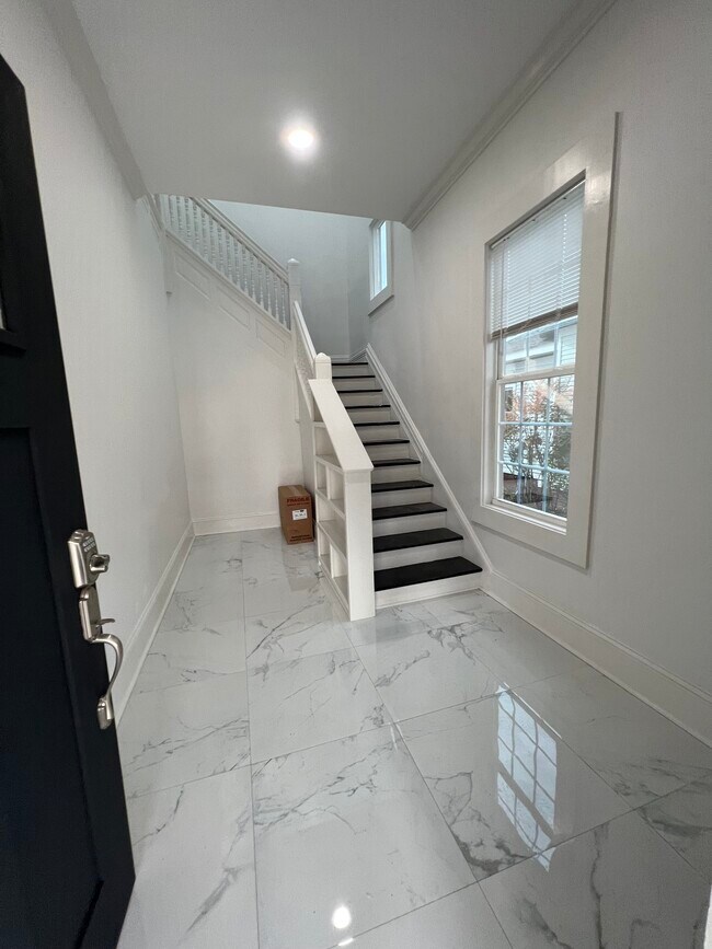 Building Photo - 1508 Bailey Ave