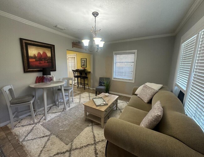 Foto del edificio - 2312 Hillwood Dr E