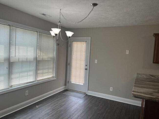 Foto del edificio - 6036 Gallberry Farms Rd