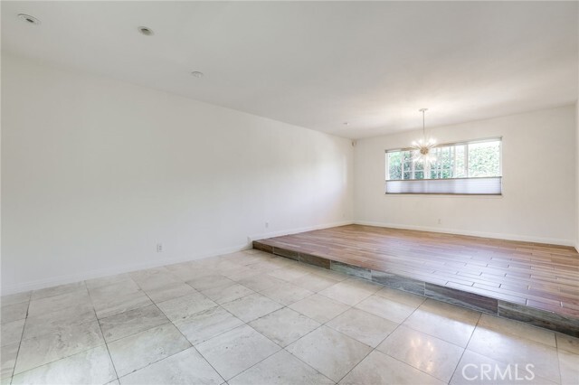 Foto del edificio - 16051 Ballantine Ln