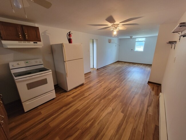 Open kitchen and Living Room - 1043 Madison St
