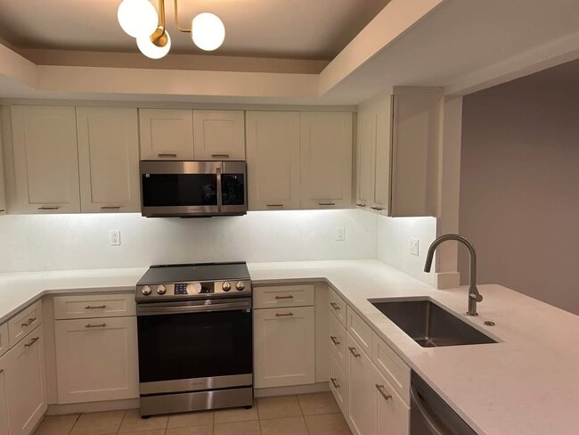 Kitchen - 1144 Washington Ave Townhome
