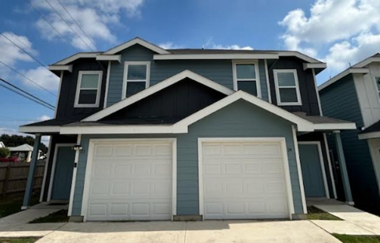Foto principal - 9034 Glen Shadow Dr