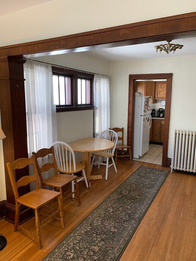 Building Photo - 663 Lincoln Ave