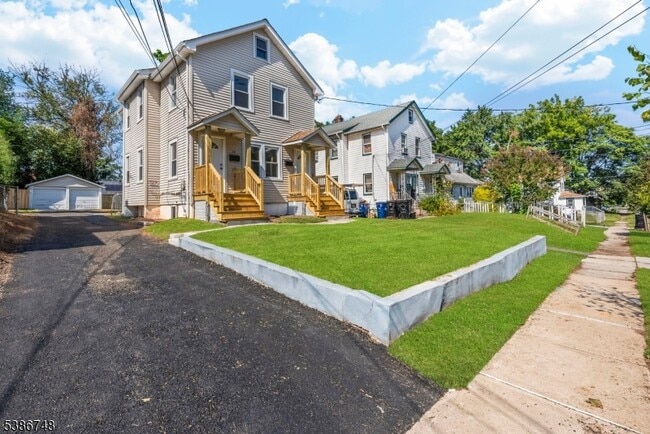 Building Photo - 330 Evona Ave