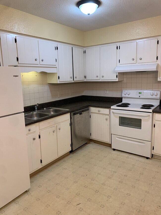 Foto del edificio - 4714 Metro Park Ln