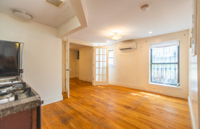 Building Photo - 453 Franklin Ave