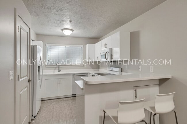 Foto del edificio - 1026 N 1090 W St