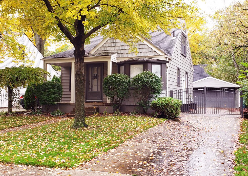 Primary Photo - 919 N Rembrandt Ave