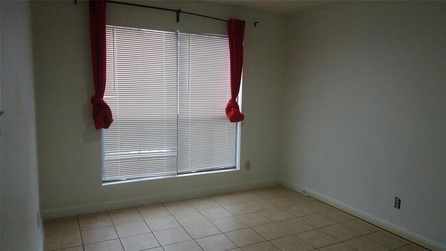 Foto del edificio - 7200 T C Jester Blvd