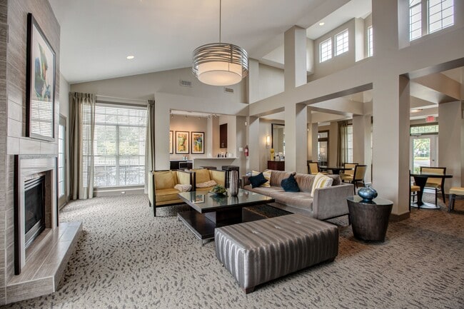 Clubroom - Cascades Overlook