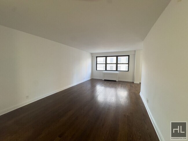 Building Photo - East 89 Street
