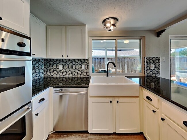 Photo - 2111 El Dorado Way House