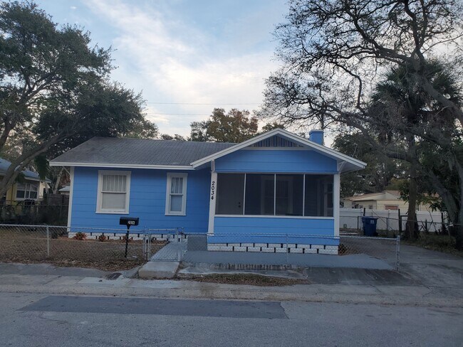 Building Photo - 2034 Auburn St S