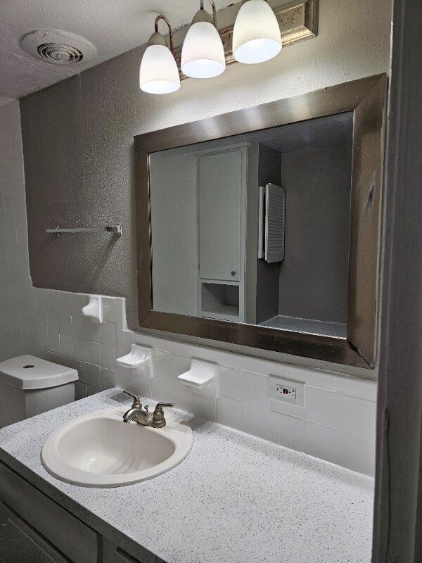 Building Photo - 2409 Ridgmar Plaza