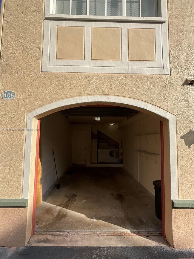 Foto del edificio - 2492 Centergate Dr