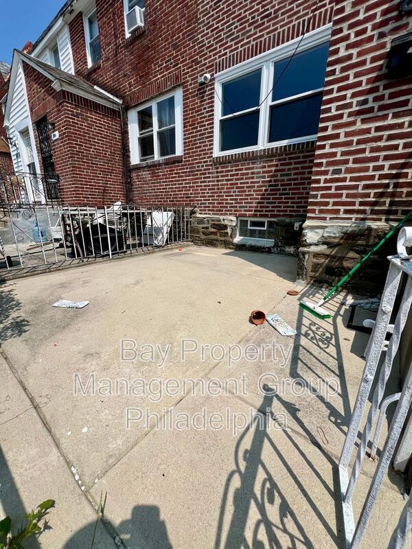 Foto del edificio - 8505 Temple Rd