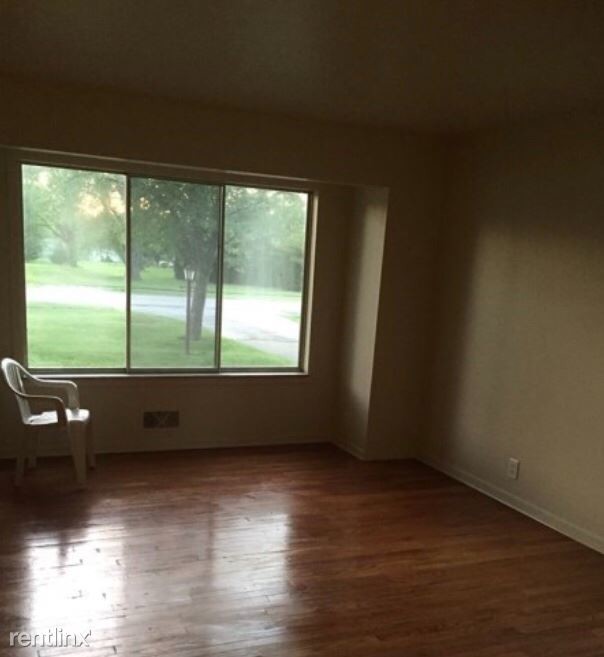 Building Photo - 2940 S Outer Dr