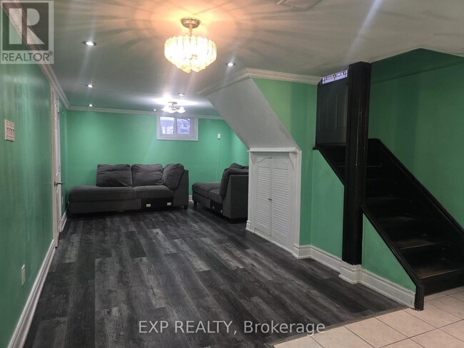 Building Photo - 74 Ranstone Gardens