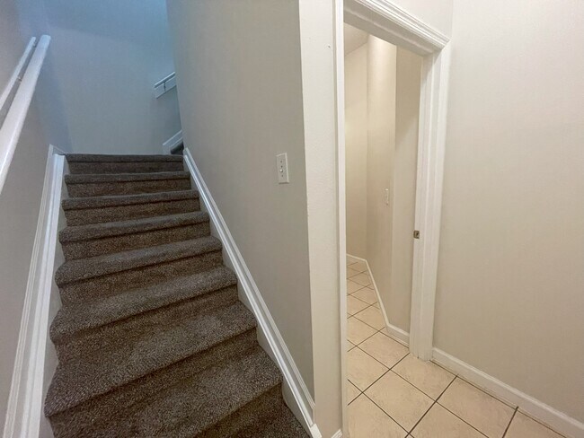 Building Photo - 4066 Meander Pl