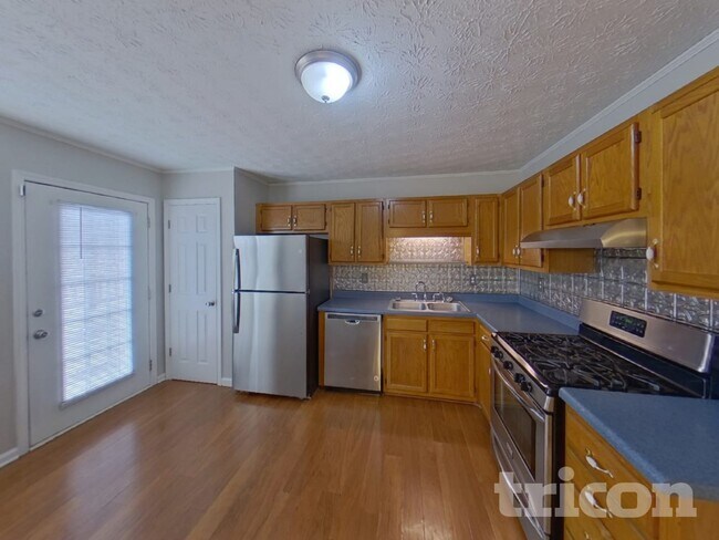 Building Photo - 5085 Forest View Trail