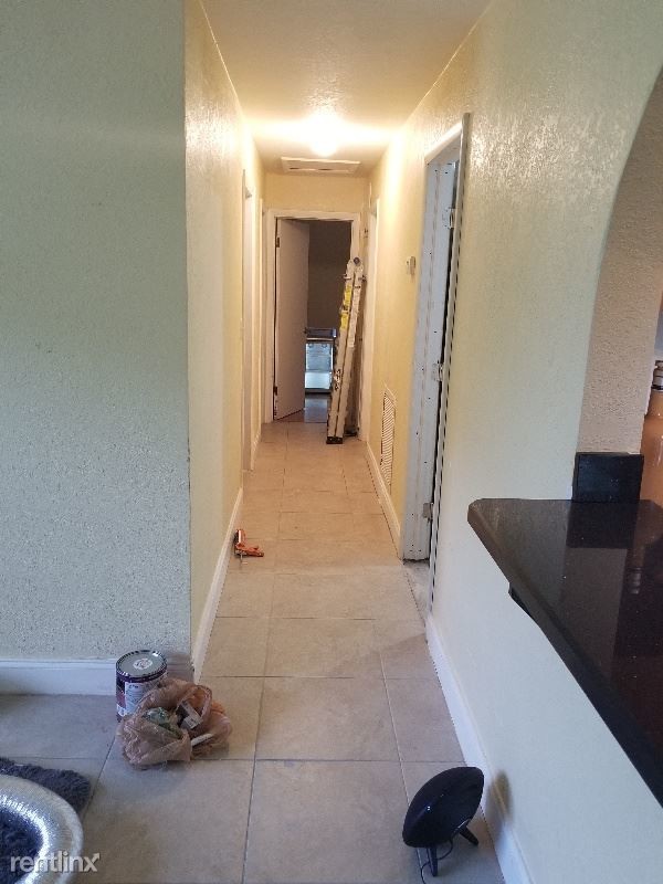 Foto del edificio - 3 br, 3 bath Cooperative - 5988 Winfield blvd
